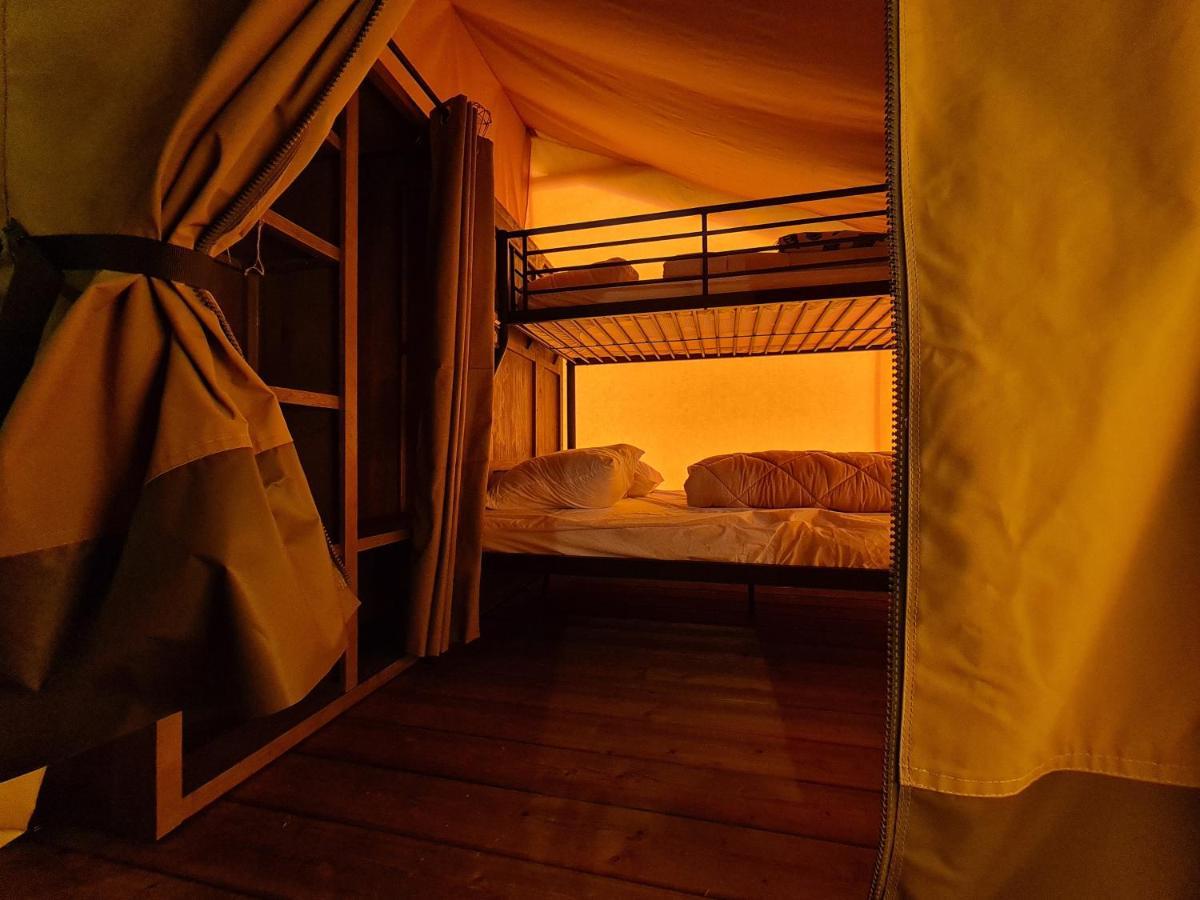 Camping A La Ferme - Hebergements Insolites Cerisy-la-Foret Eksteriør billede