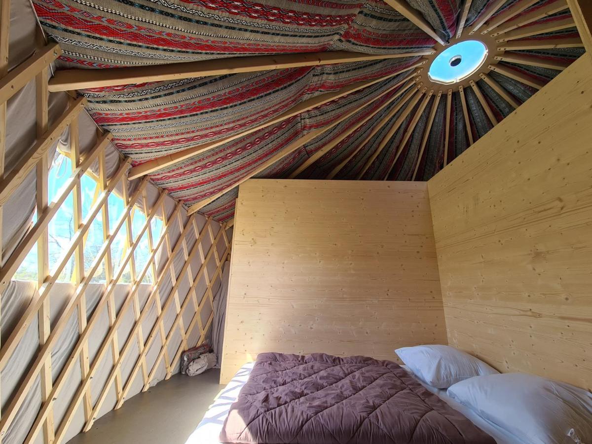 Camping A La Ferme - Hebergements Insolites Cerisy-la-Foret Eksteriør billede