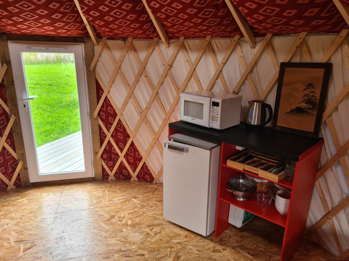 Camping A La Ferme - Hebergements Insolites Cerisy-la-Foret Eksteriør billede
