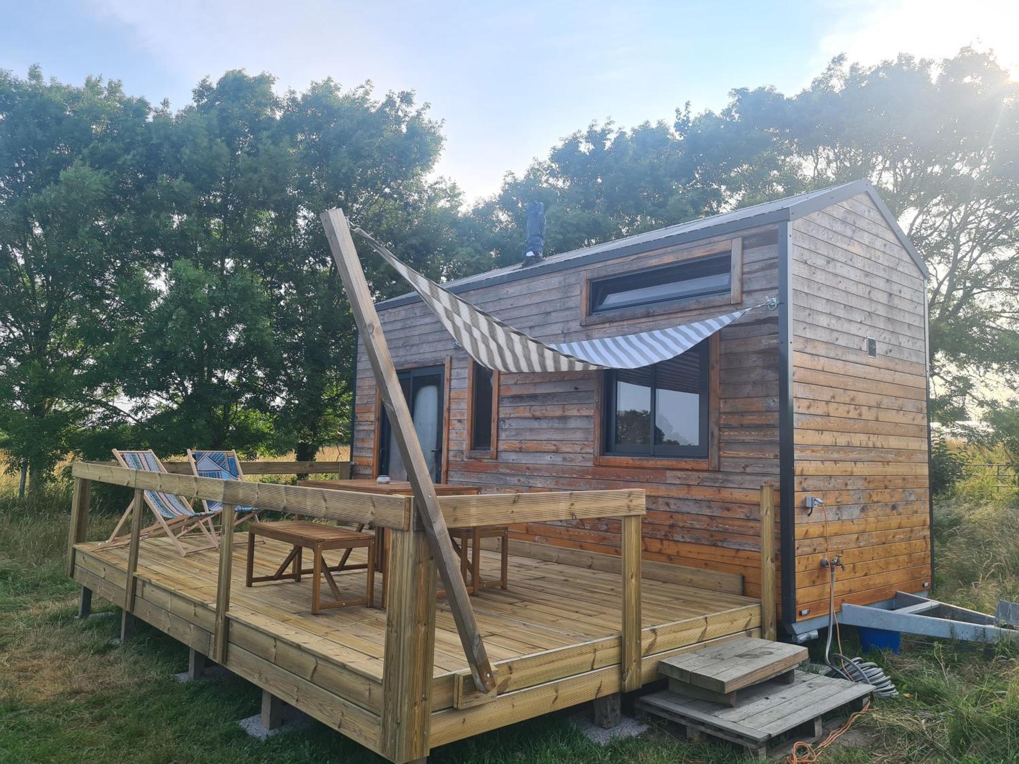 Camping A La Ferme - Hebergements Insolites Cerisy-la-Foret Eksteriør billede